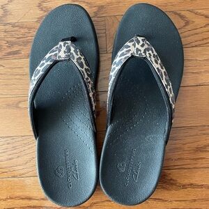 Clarks CLOUDSTEPPERS Flip Flops